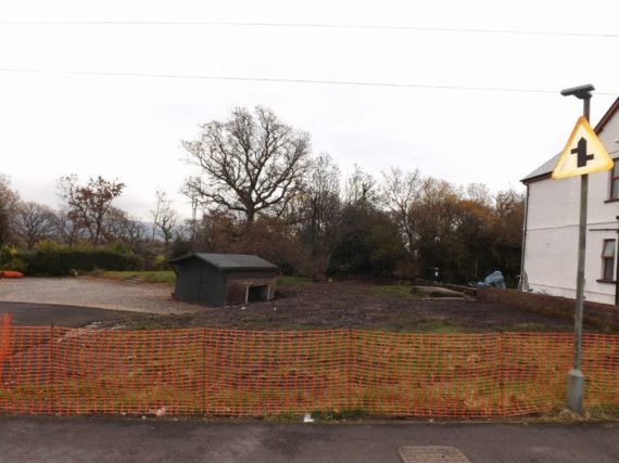 138 Dyffryn Road  Saron, SA18...